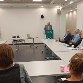 תמונה-ברואיר